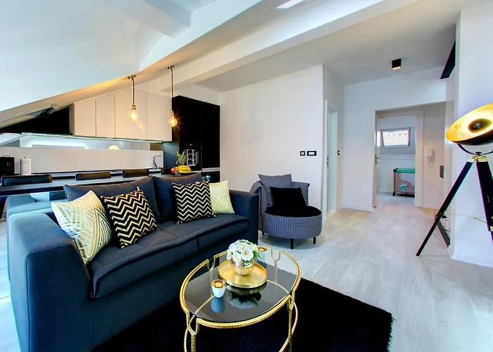 Luxury Crystal 公寓 *