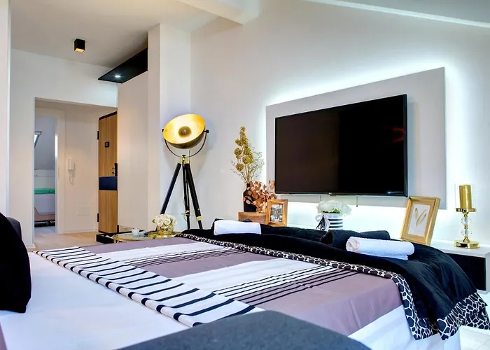 Luxury Crystal 公寓