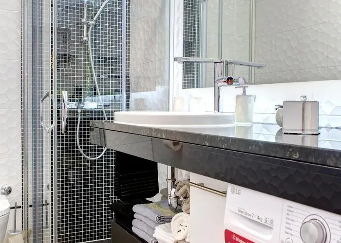 Luxury Crystal 公寓 *