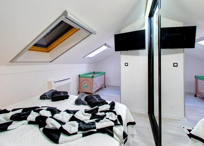 Luxury Crystal 公寓 *